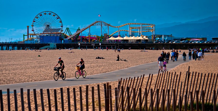 Santa Monica Pier Beach Walk