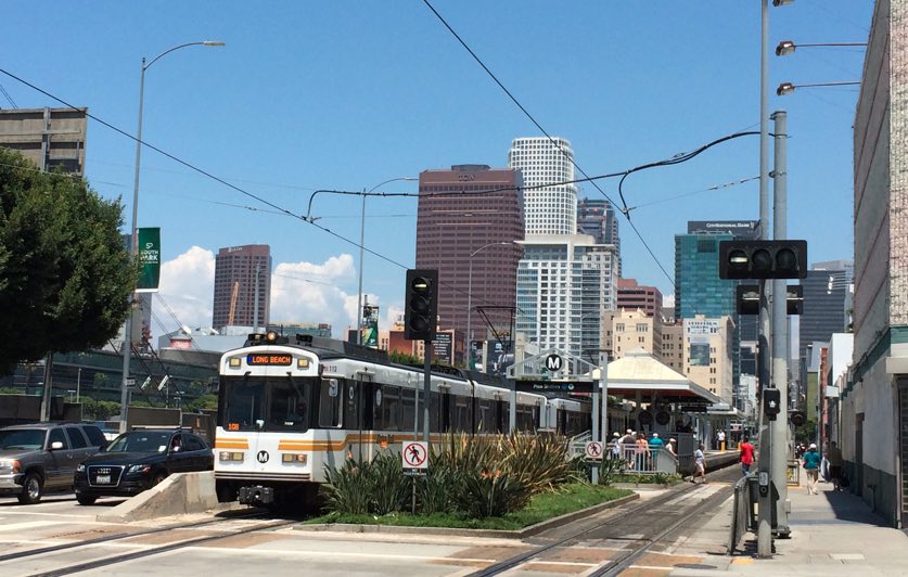 Pico Metro Station