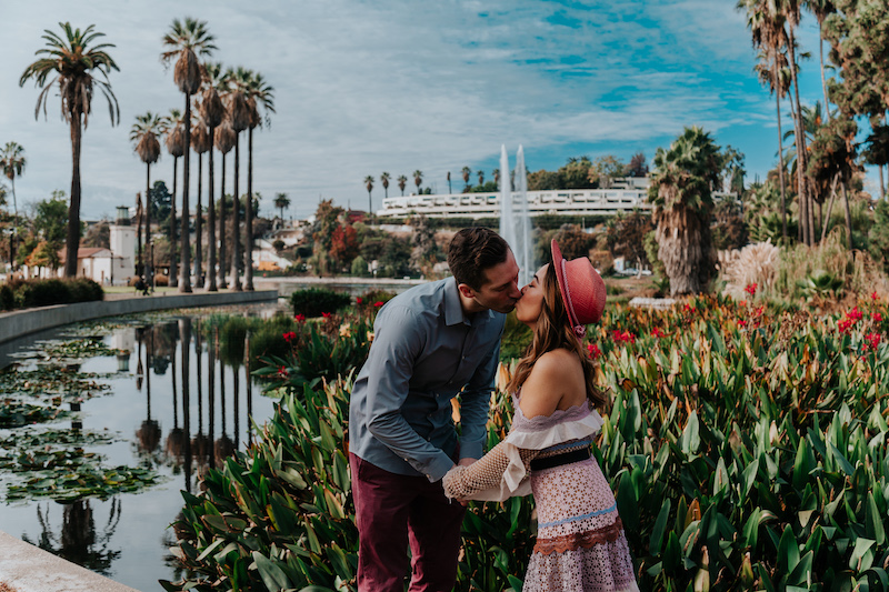 echo-park-lake-romantic-kiss