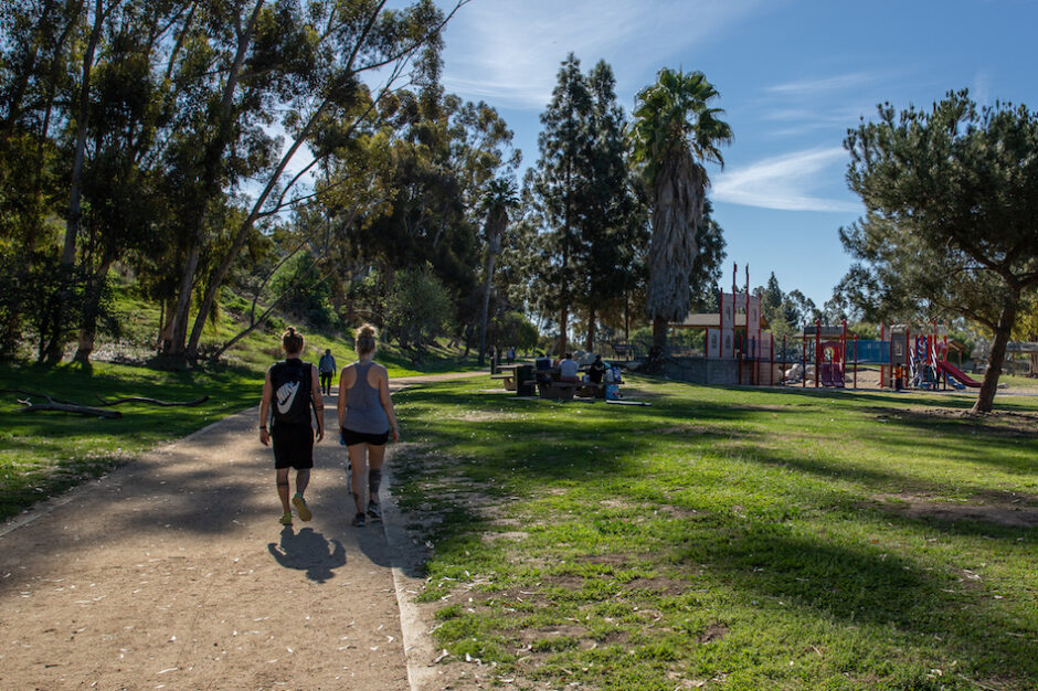Walking 4.5 miles at Hahn Park L.A. on Foot 10