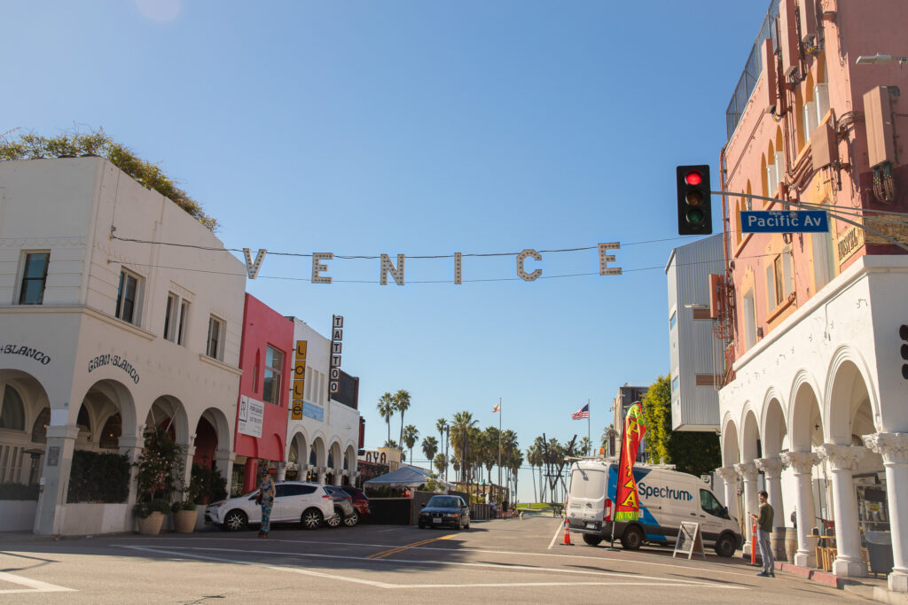 venice-sign-day-time