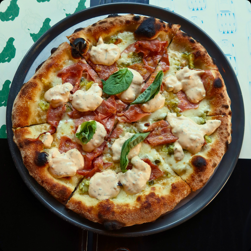 pizzana-pickle-pizza