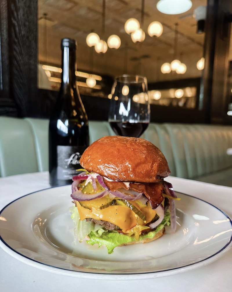 petit-trois-burger-wine