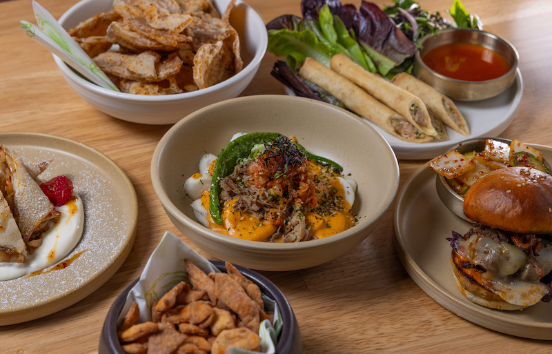 yi-cha-k-town-nachos-various-dishes-stan-lee